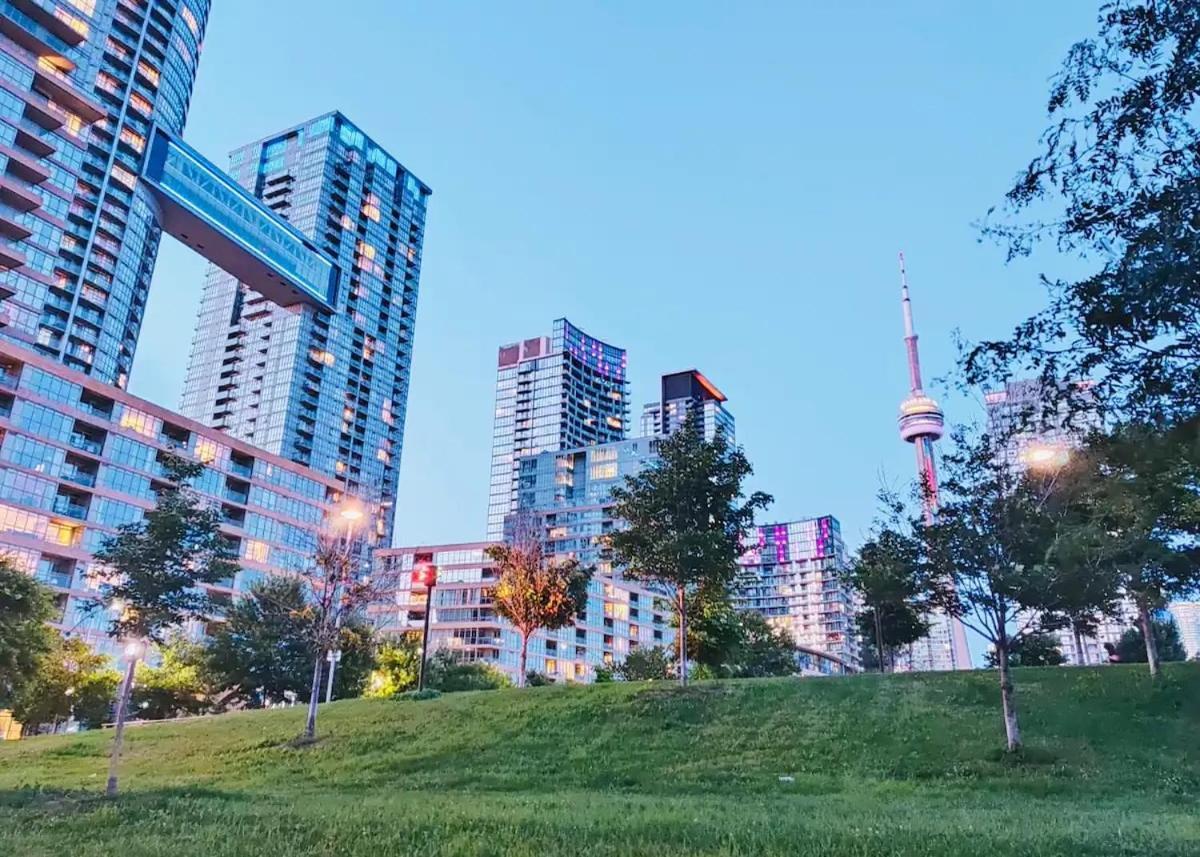 The Perfect Getaway Lägenhet Toronto Exteriör bild